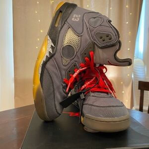 OFF-WHITE JORDAN 5 RETRO SP
(SOLD)